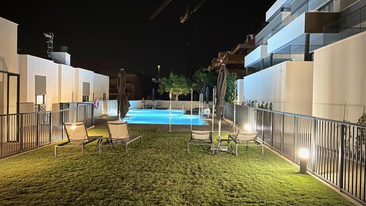 Estepona Place - Spacious Family City Apartment المظهر الخارجي الصورة