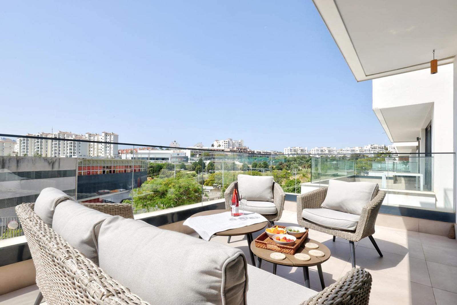 Estepona Place - Spacious Family City Apartment المظهر الخارجي الصورة